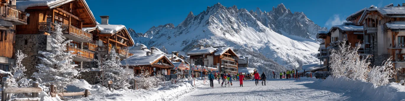 Séjour au ski en hôtel pas cher avec promotions spéciales hiver pour profiter pleinement des pistes enneigées
